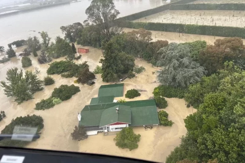 Cyclone in New Zealand leaves 7 dead, trail of chaos