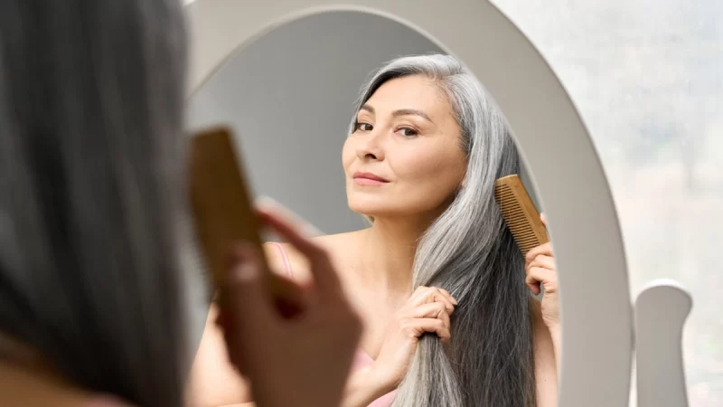 wellhealthorganic.com:White Hair होने के कारण और इसे रोकने के प्राकृतिक उपाय