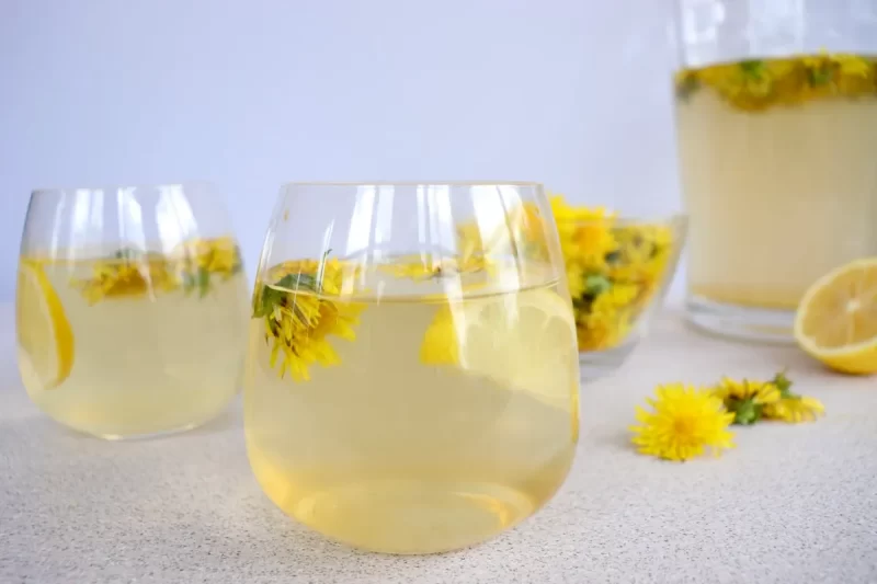 Herbal Tea Magic: 5 Infusions to Calm Your Digestive System and Reduce Bloating