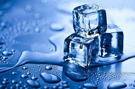 Cool Beauty Hacks: Ice Cube Tricks for a Stunning and Ageless Look