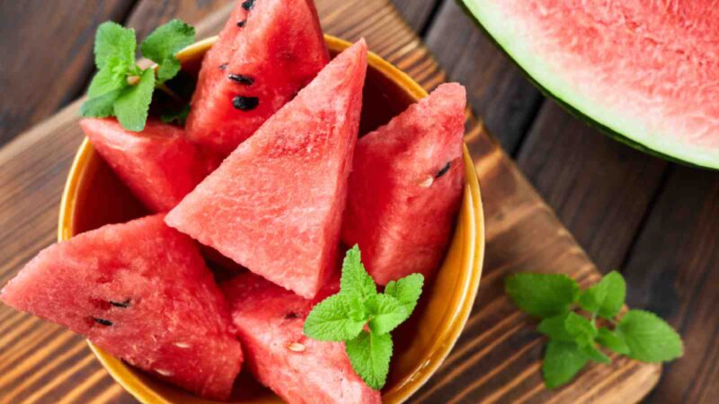 Monsoon Special: Discover 5 Fruits That Aid in Weight Loss